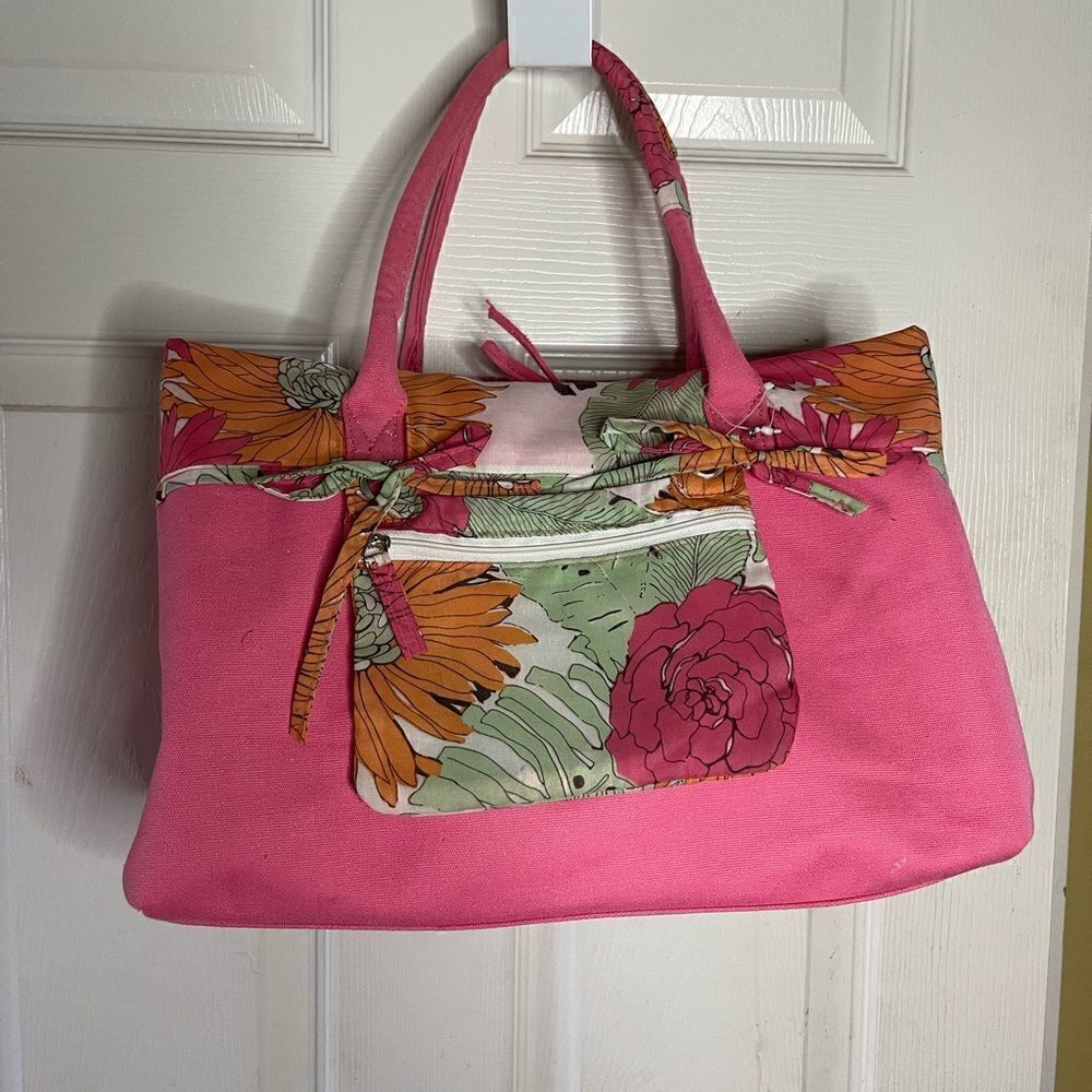 NWOT Caribbean Joe hot pink canvas with tropical prints beach tote .